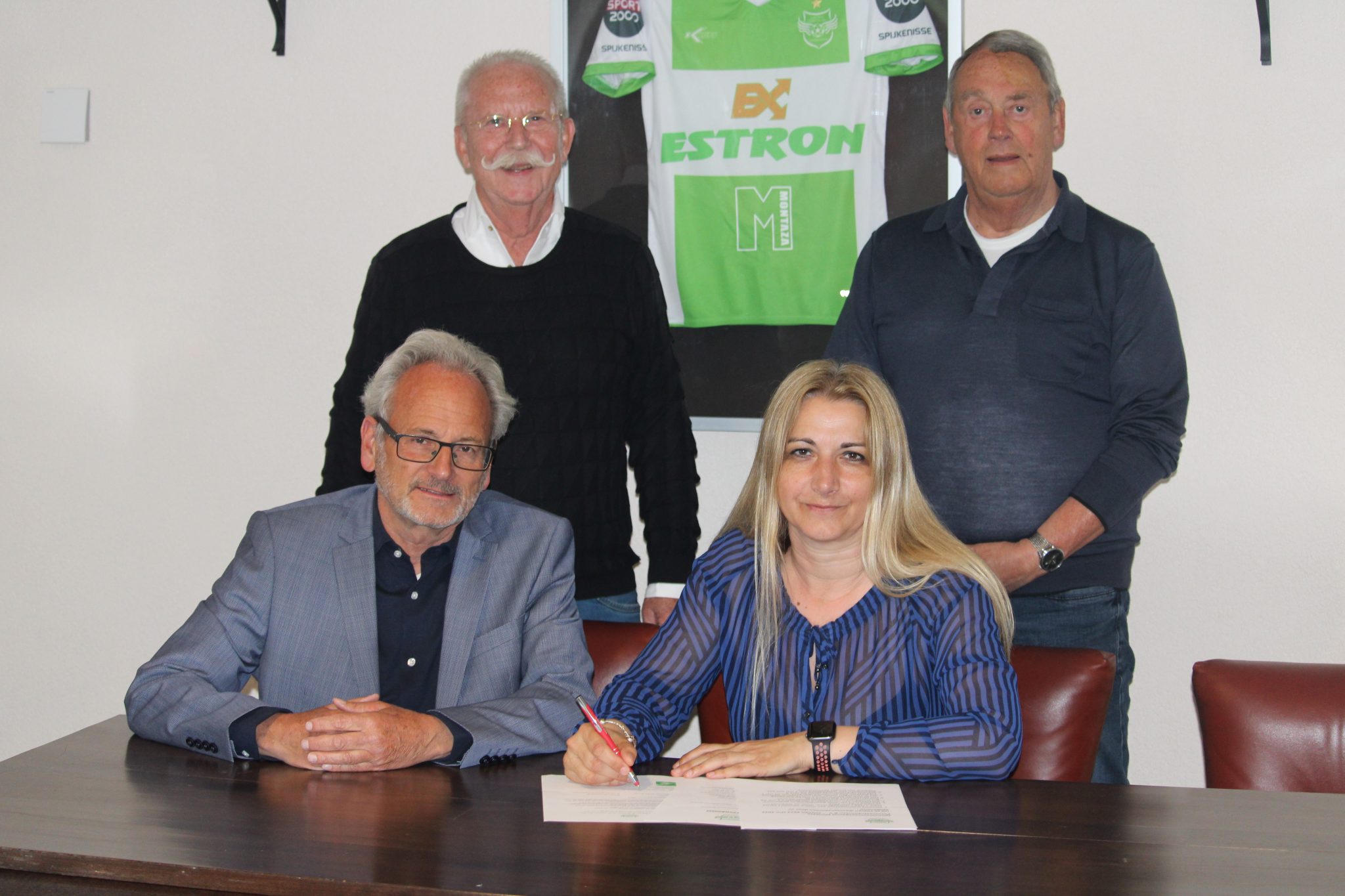 VV Spijkenisse verlengt sponsorovereenkomst MONTAZA Personeelsdiensten B.V.