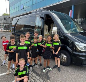 Albert Heijn Lodder bezorgt O10-2 onvergetelijk sponsoruitje 2