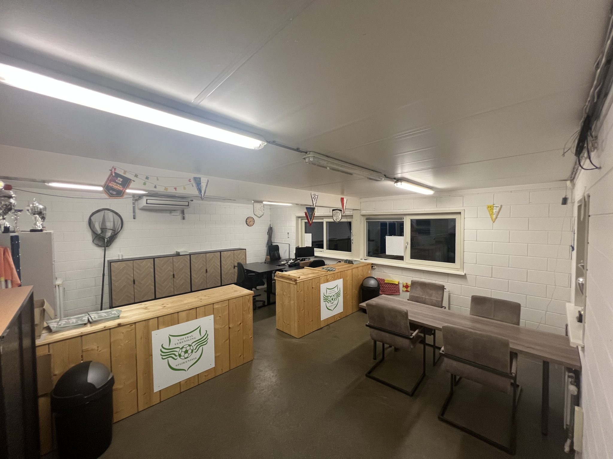 𝗗𝗲 𝗖𝗼𝗺𝗺𝗶𝘀𝘀𝗶𝗲𝗸𝗮𝗺𝗲𝗿 𝗵𝗲𝗲𝗳𝘁 𝗲𝗲𝗻 𝗳𝗿𝗶𝘀𝘀𝗲, 𝗻𝗶𝗲𝘂𝘄𝗲 𝗹𝗼𝗼𝗸!