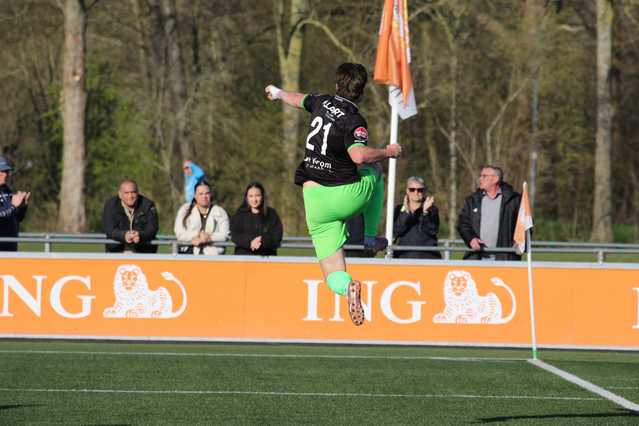 Ruime uitoverwinning Spijkenisse bij Oranje Wit