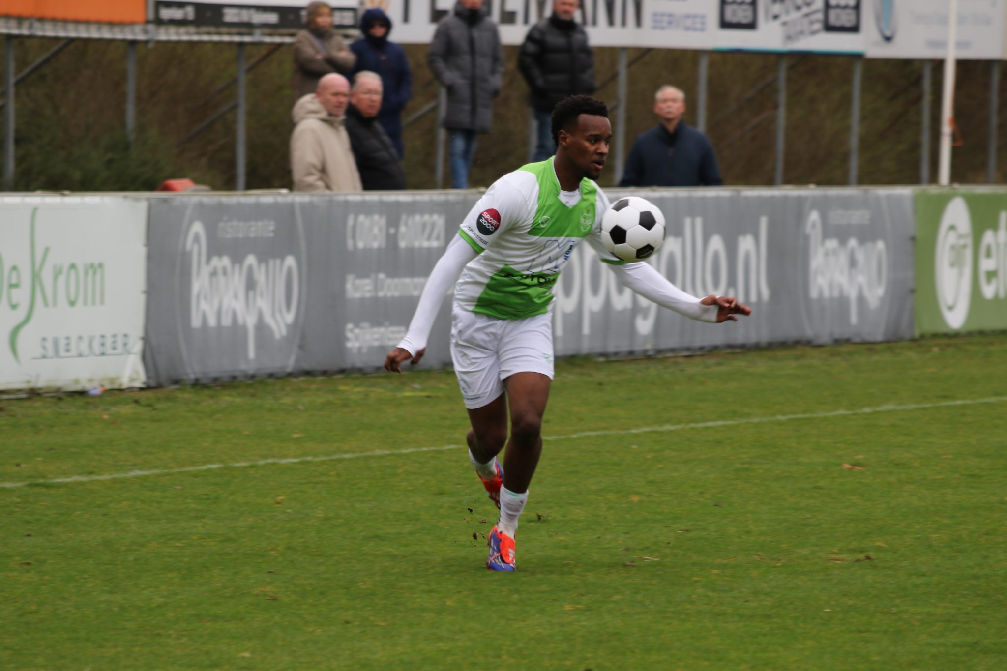 Spijkenisse in de slotfase langs Almkerk