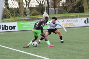 Spijkenisse is winterkampioen na gelijkspel bij Nieuwenhoorn 2