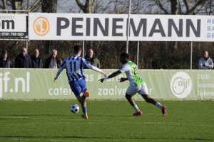 Spijkenisse verstevigt koppositie na overwinning op RVVH 7